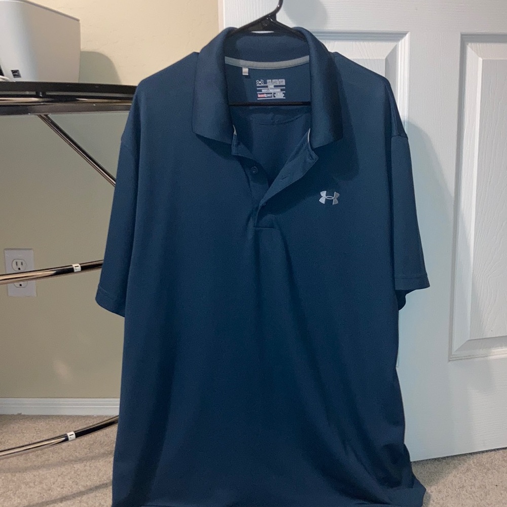 Dark Green. Size: XXL wore the shirt ones